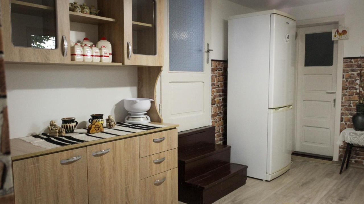 Casa Rurala Cu Livada Lavandra Кымпина Экстерьер фото