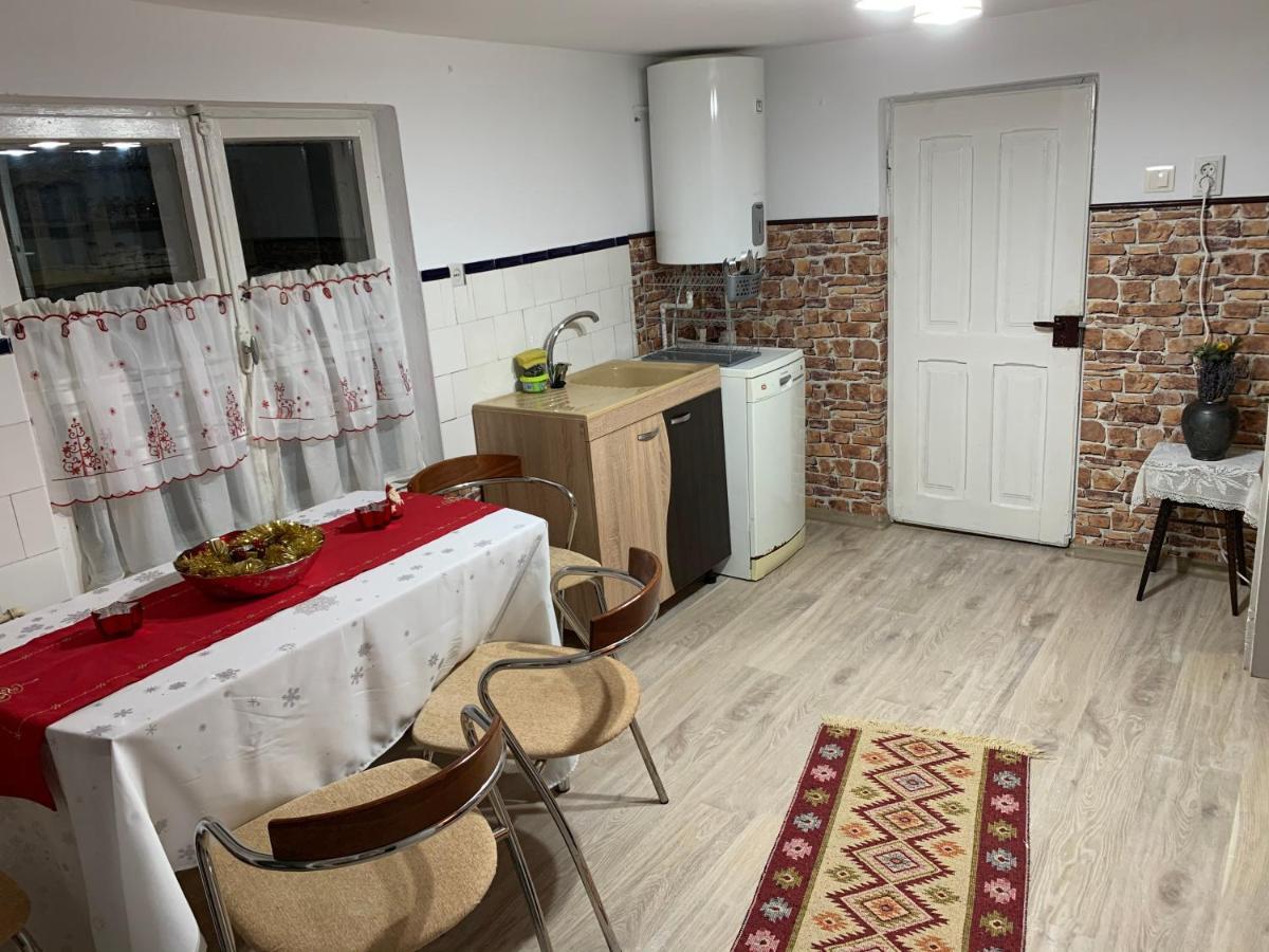 Casa Rurala Cu Livada Lavandra Кымпина Экстерьер фото